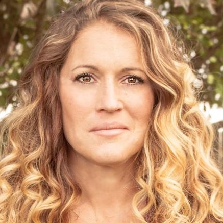 Image of Shay Pace with rather spectacular hair