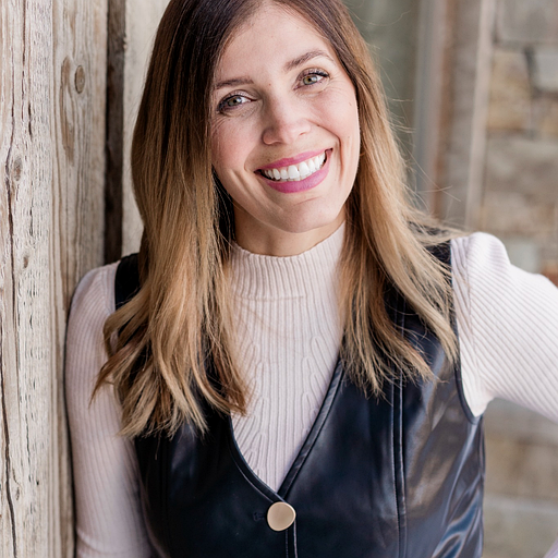 Ellie Beckstrand headshot