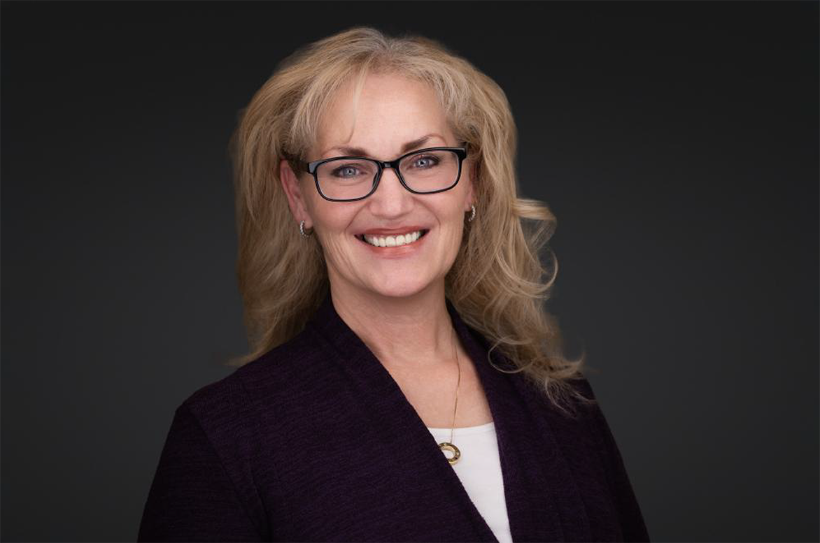 Angie Evans Headshot